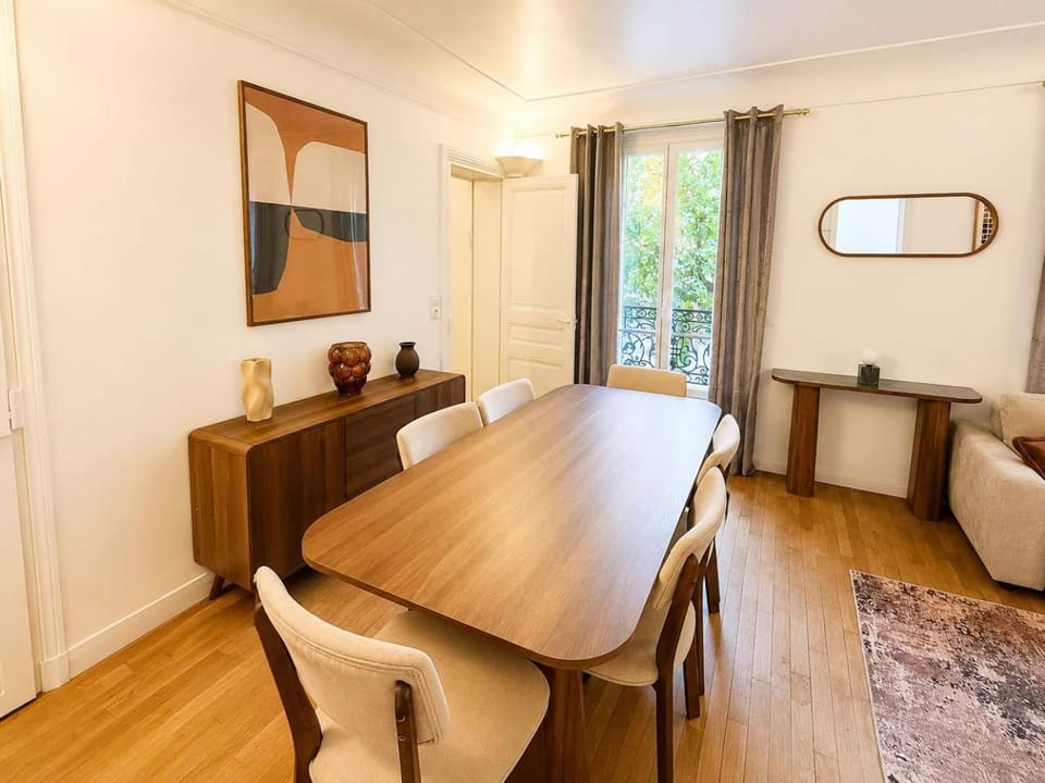 Appartement Parisien 2 Chambres - 6P - goncourt Apartment in Paris