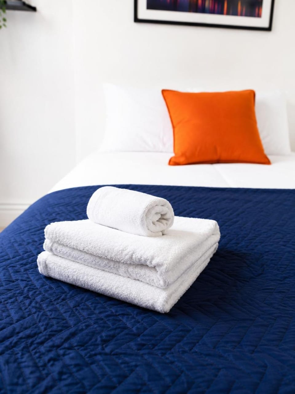 Bed, Bedroom, towels