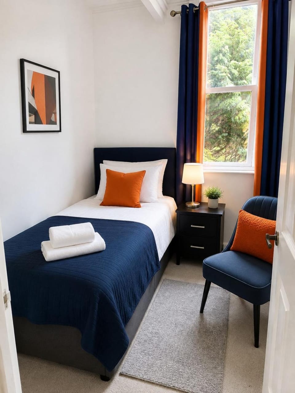Photo of the whole room, Bedroom