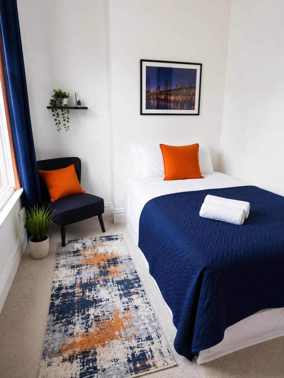 Bed, Photo of the whole room, Bedroom