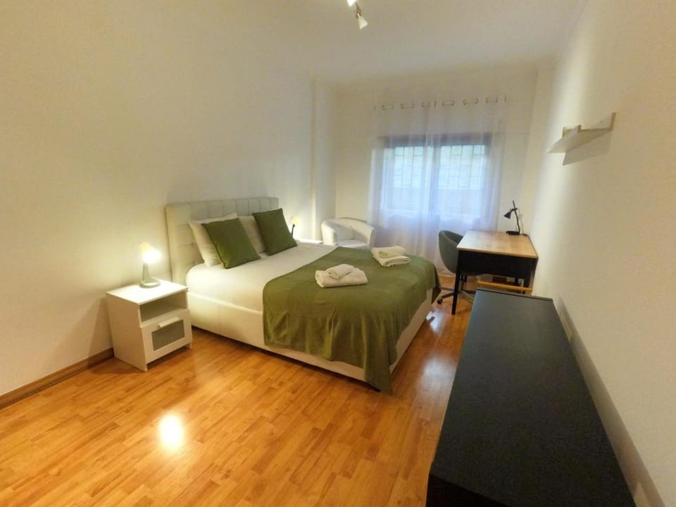 Sintra, Modern 3 Bedroom Apartment in São Marcos House in Lisbon District