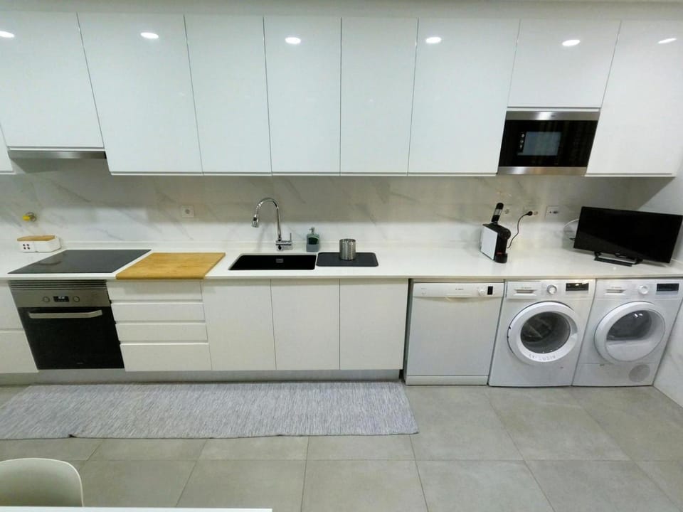 Sintra, Modern 3 Bedroom Apartment in São Marcos House in Lisbon District