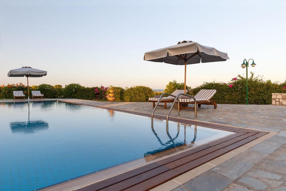 Day, Pool view, Swimming pool, sunbed