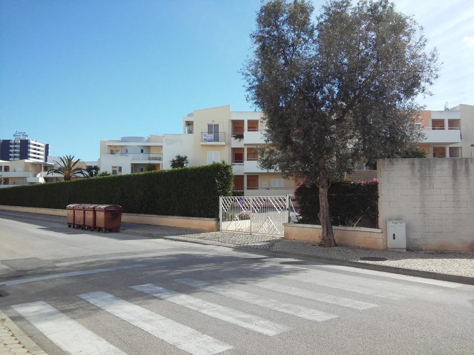Facade/entrance, Off site