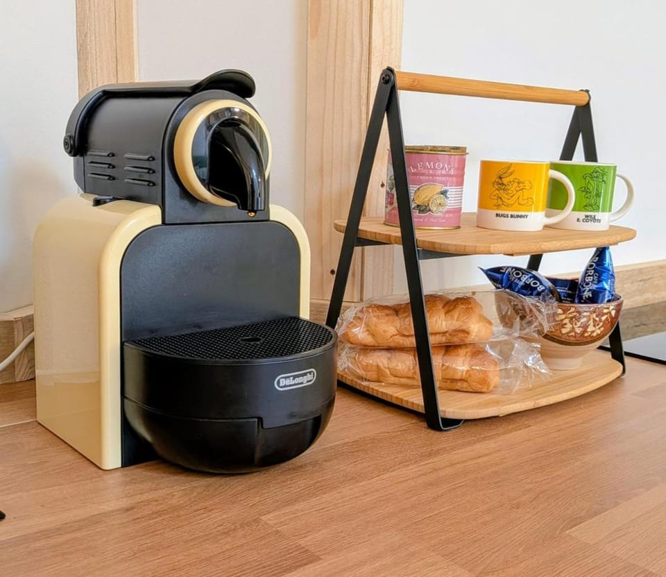 Coffee/tea facilities, Kitchen or kitchenette, Food, Breakfast