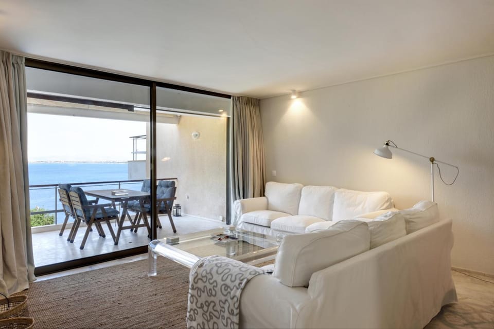 View (from property/room), Balcony/Terrace, Seating area, Sea view