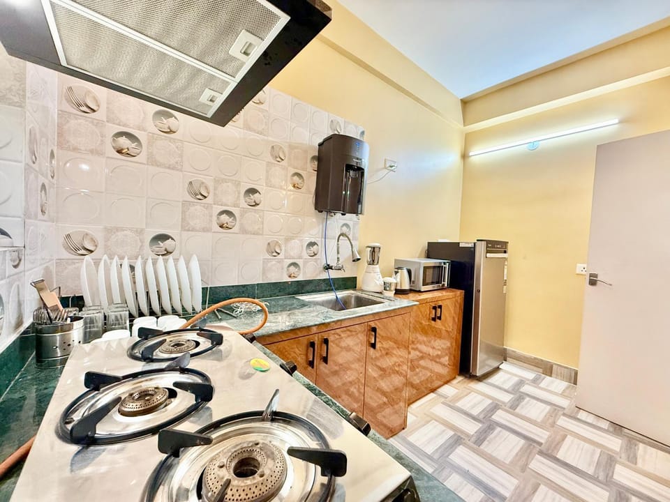 microwave, stove, kitchen