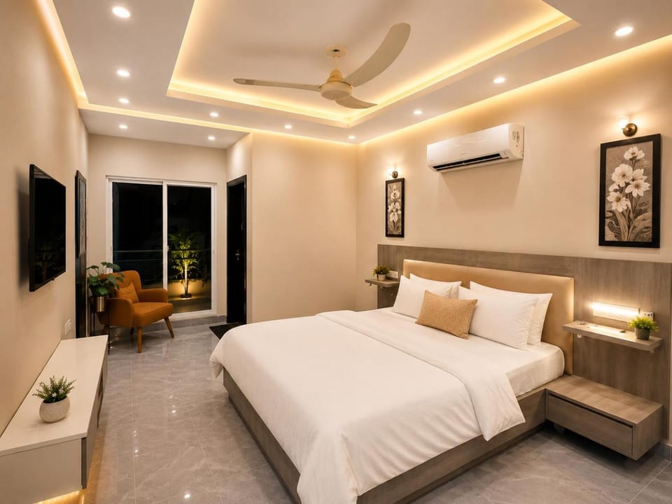 Bed, TV and multimedia, Photo of the whole room, Bedroom