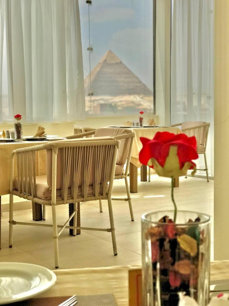 Restaurant/places to eat, Natural landscape, Banquet/Function facilities, Dining area, Mountain view