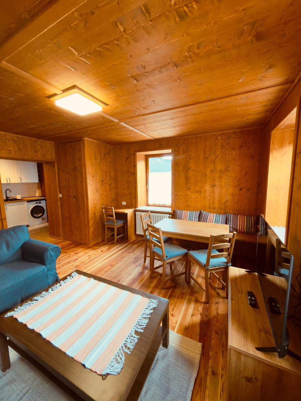 Living room, Seating area, Dining area