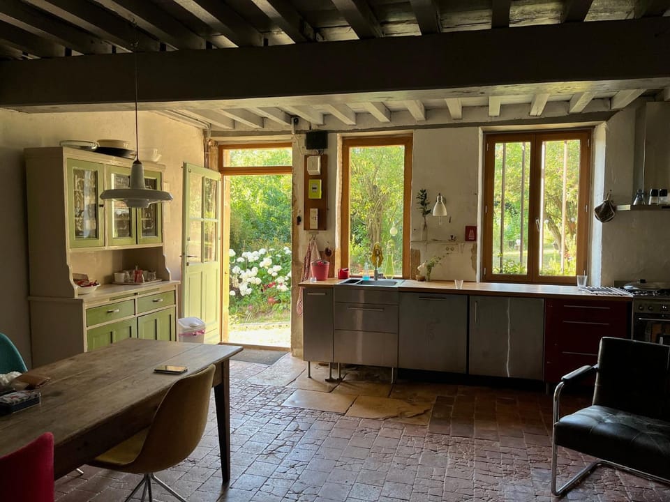 Property building, Kitchen or kitchenette, Living room