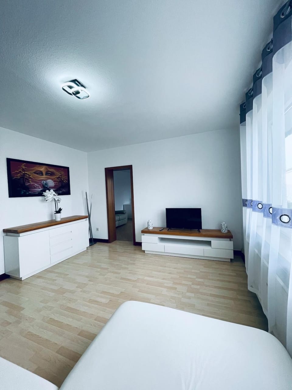 TV and multimedia, Seating area