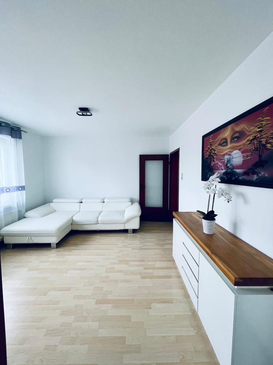 TV and multimedia, Photo of the whole room, Seating area