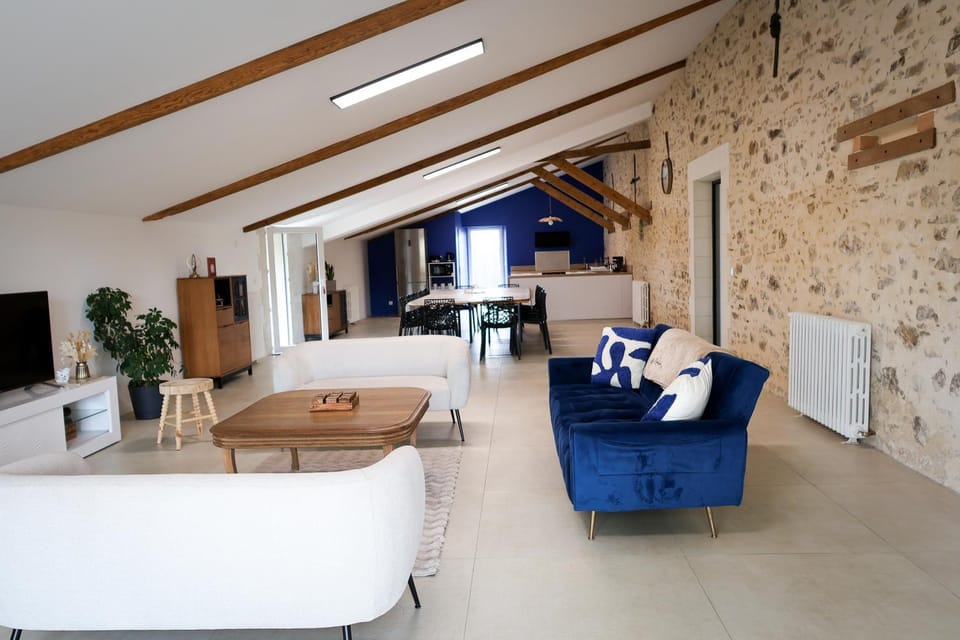TV and multimedia, Living room, Seating area