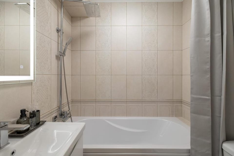 Stylish 2BR Near Mall Moldova Apartment in Chișinău