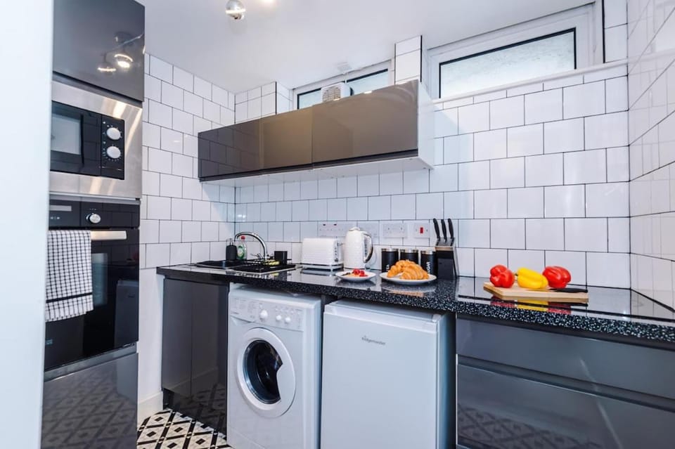 oven, stove, toaster, washing machine, dryer, kitchen