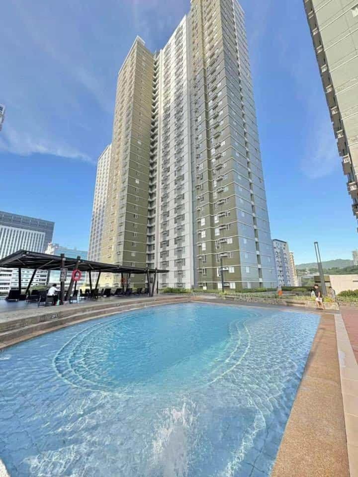 Property building, City view, Swimming pool, sunbed