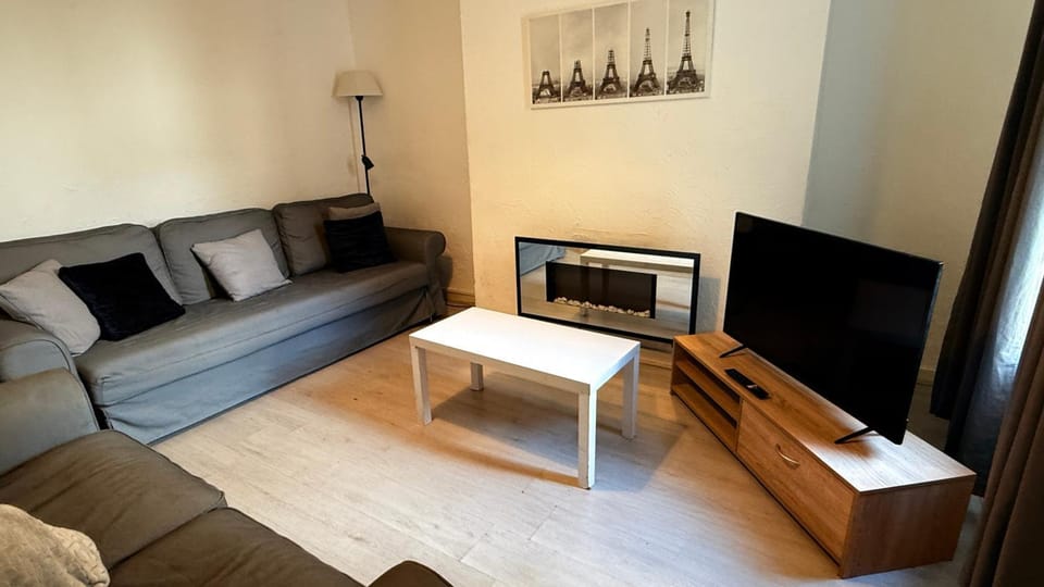 Seaside Serenity Retreat in Wallasey House in Wallasey