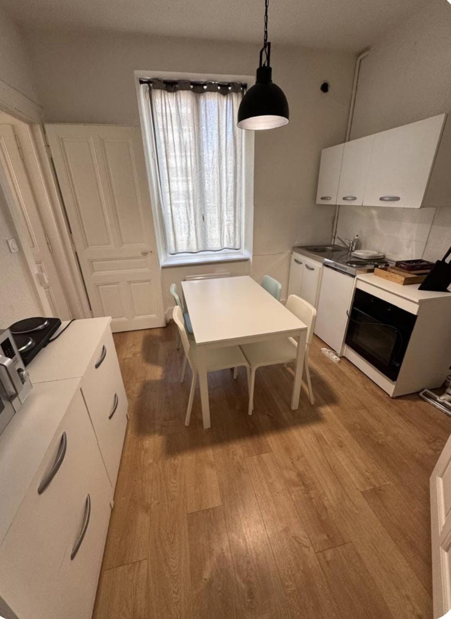 Kitchen or kitchenette, kitchen