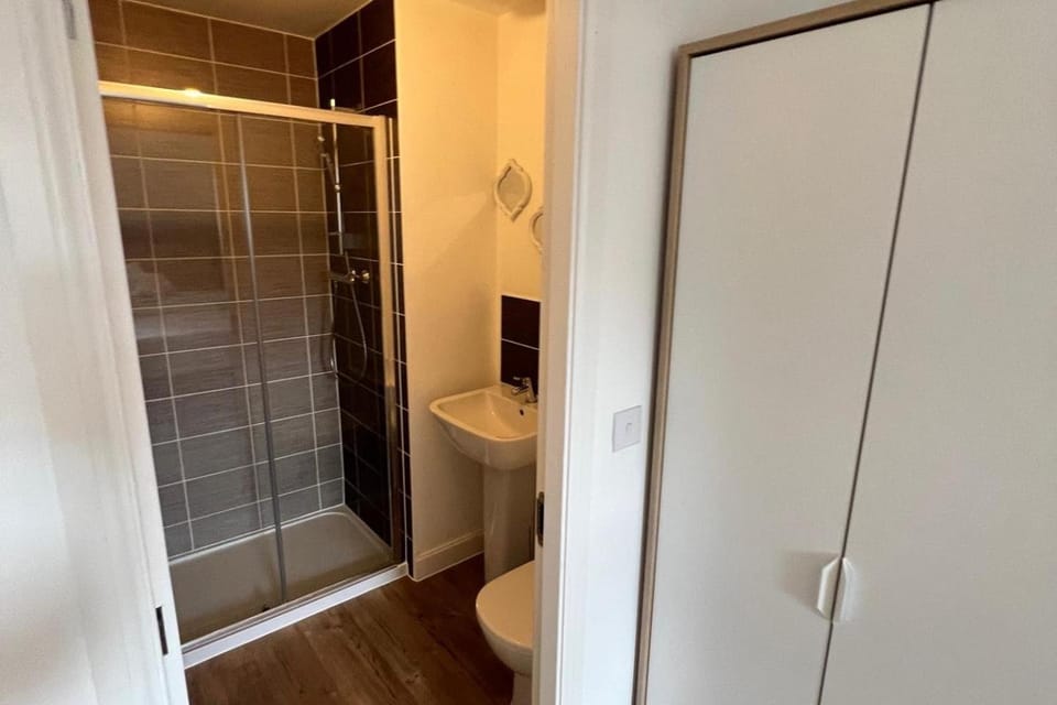 Shower, Toilet, Bathroom