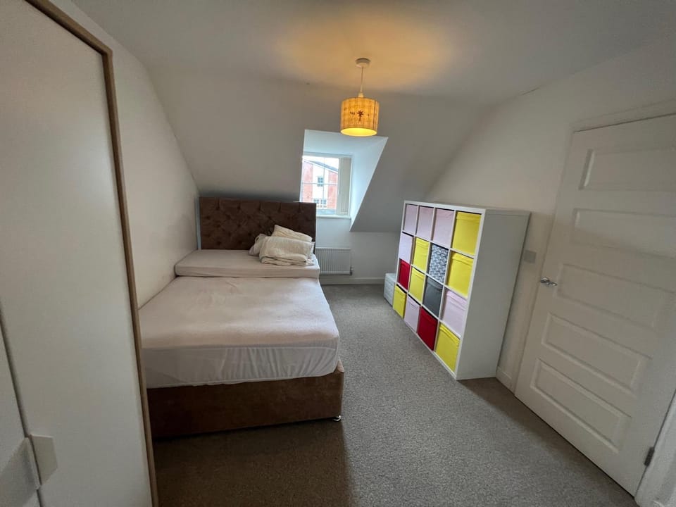 Bed, Bedroom, wardrobe