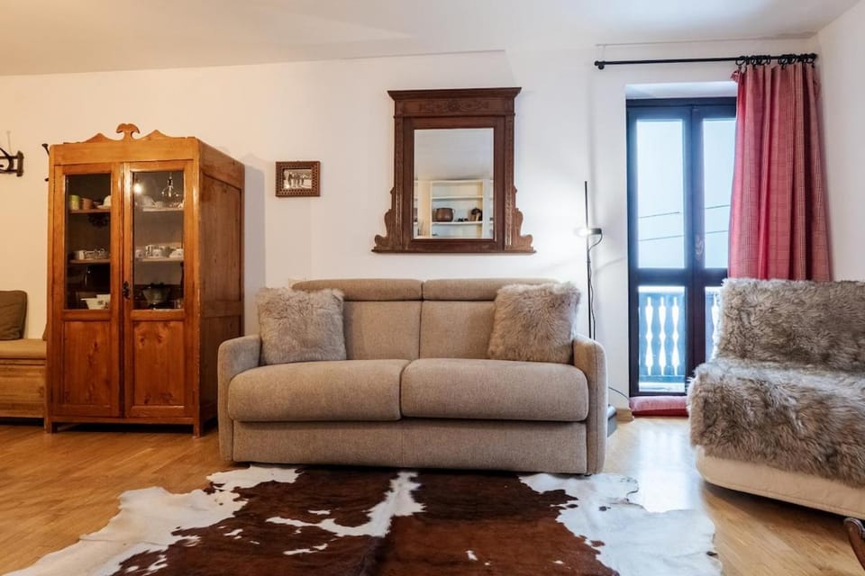 MCX VACATION RENTAL -Maison Dedde, Alpine Duplex in Valtournenche, just 3 minutes from the ski lifts and 200 m from the town centre Apartment in Valtournenche