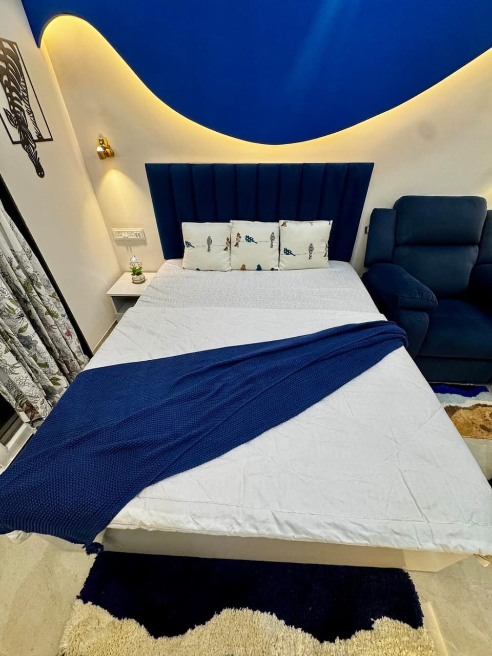 The Blue Sky Studio on 27th Floor with Balcony Apartment in Pune