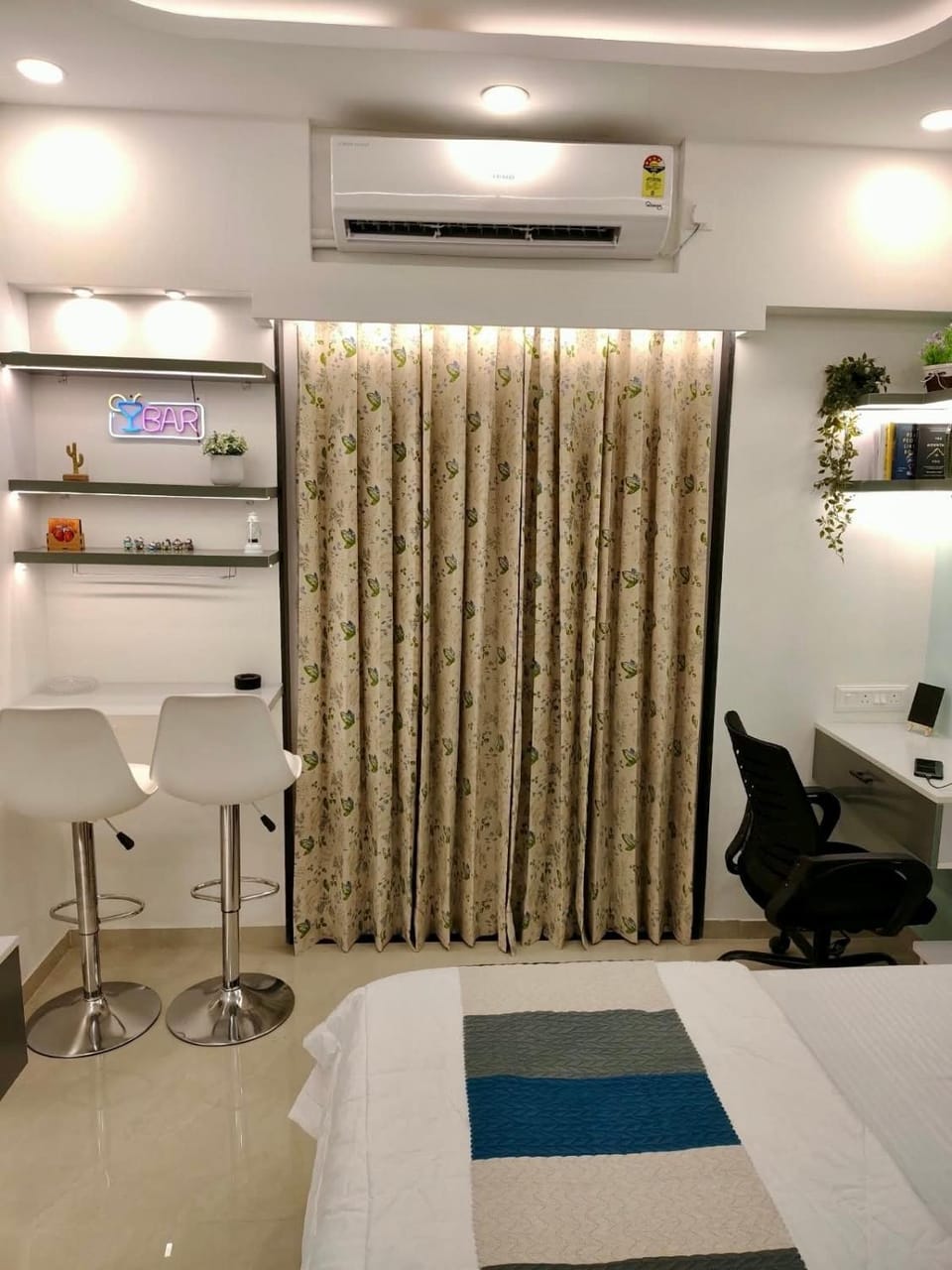 Skyline Escape 24th Floor Luxe Stay Apartment in Pune