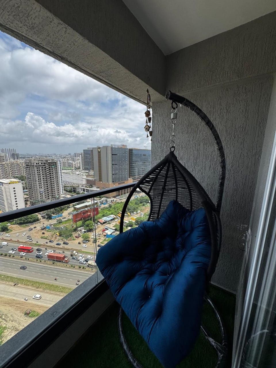 Skyline Escape 24th Floor Luxe Stay Apartment in Pune