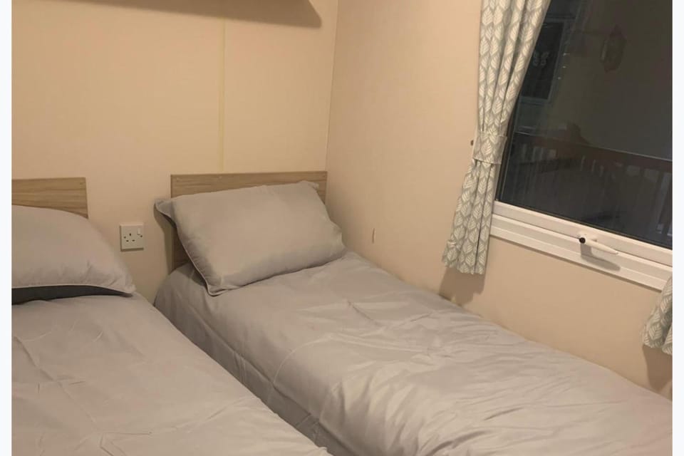 Seaside Cabin Retreat in towyn Cabin in Towyn