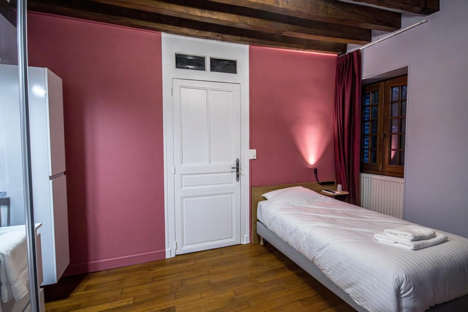 Property building, Living room, Bedroom