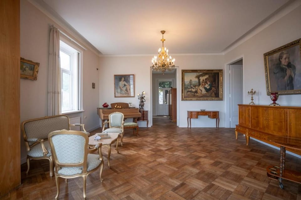 Piano Apartment in Tbilisi, Georgia