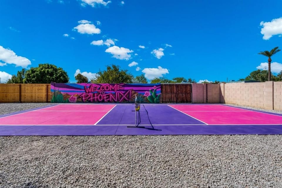 Phoenix Retreat with Pool Pickleball and Mini Golf House in Phoenix