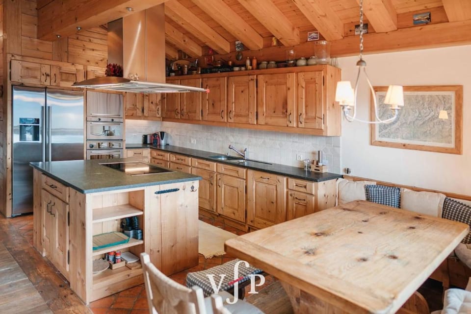 Stunning duplex attic apartment Apartment in Bagnes