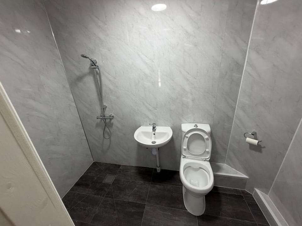 Tranquil 4BD in Croydon Apartment in Croydon