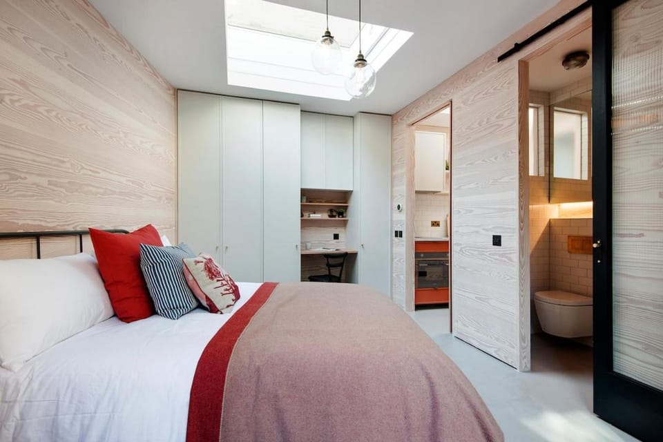 Stylish Camden Cabin with Beautiful Private Garden Cabin in London Borough of Islington