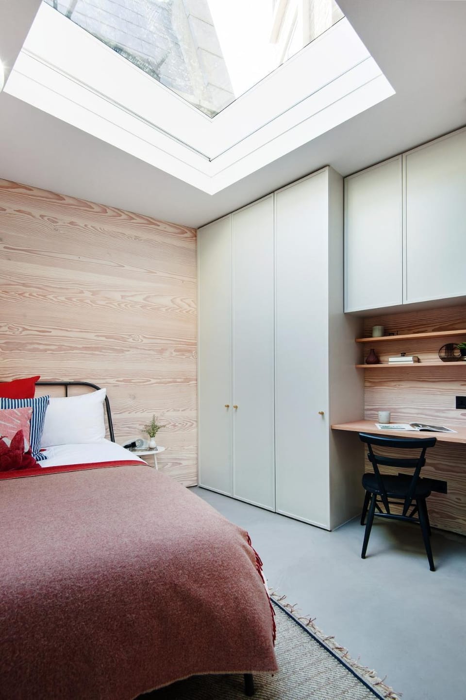 Stylish Camden Cabin with Beautiful Private Garden Cabin in London Borough of Islington