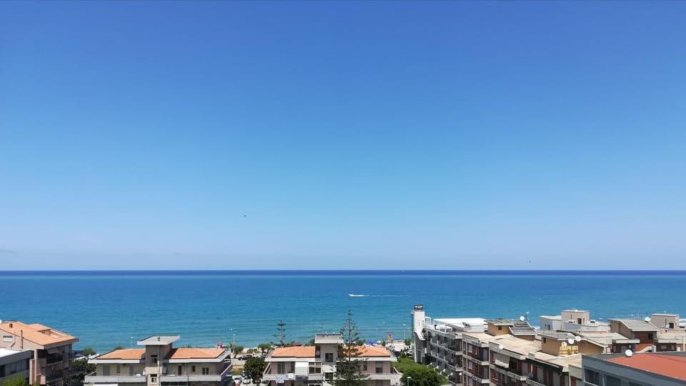 Natural landscape, Balcony/Terrace, Beach, City view, Sea view