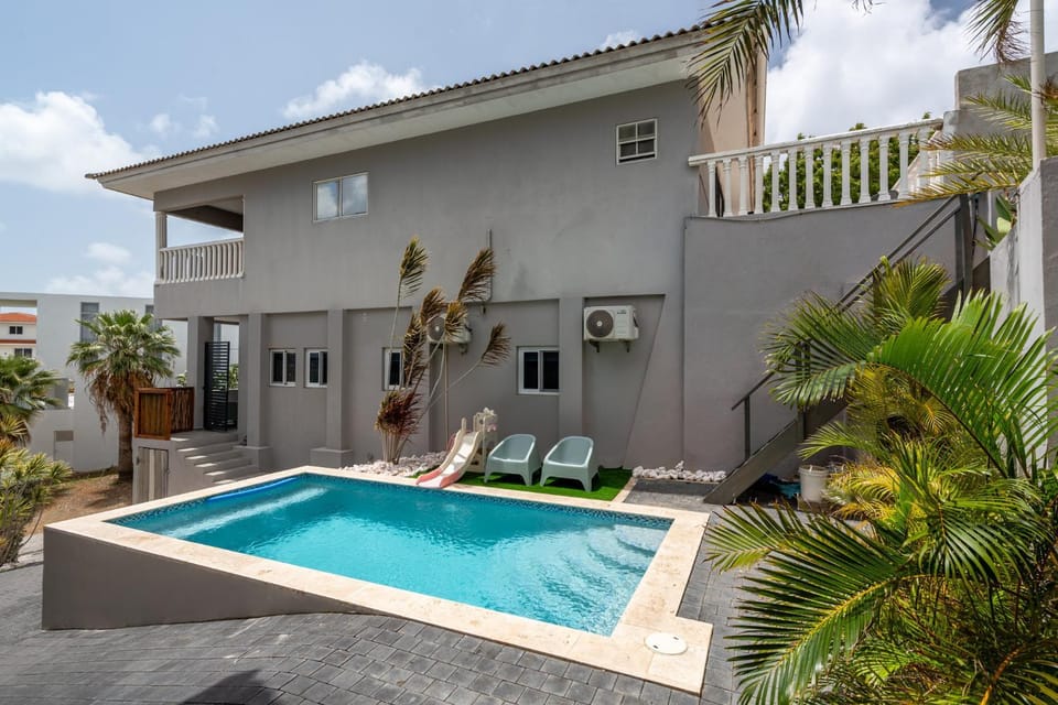 85m² 2 bedrooms Jan Thiel & Mambo Pool Apartment in Willemstad