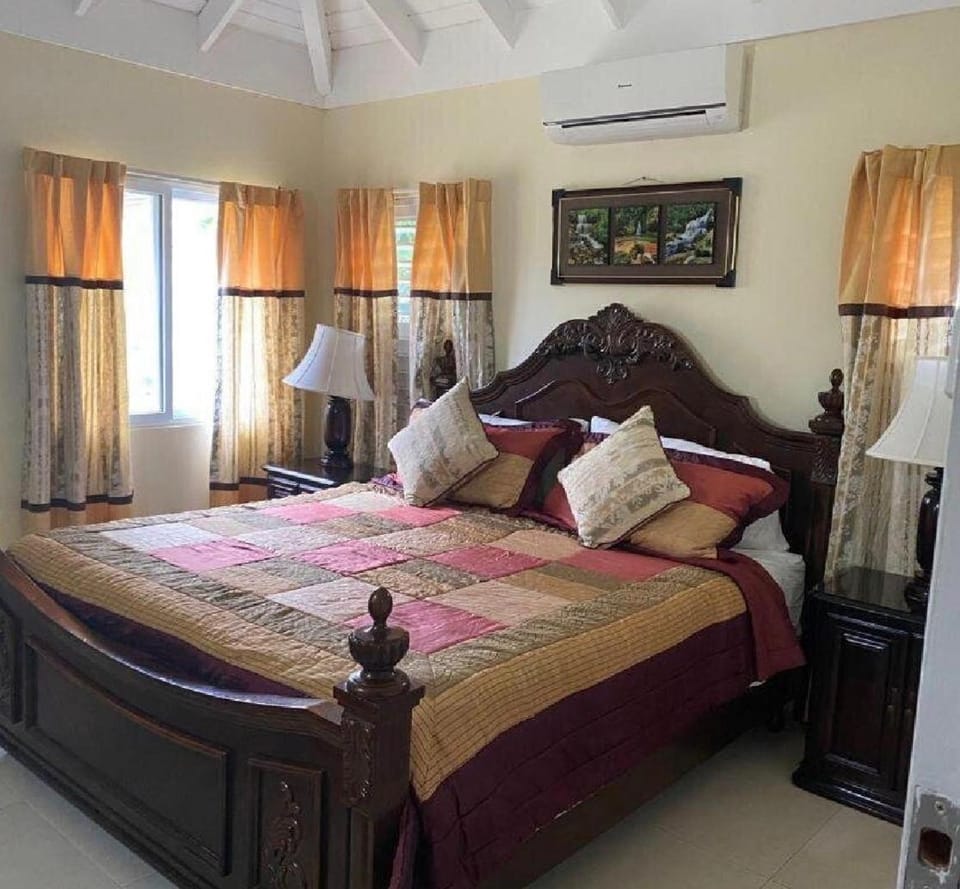 Cool & comfort place Apartment in Portmore