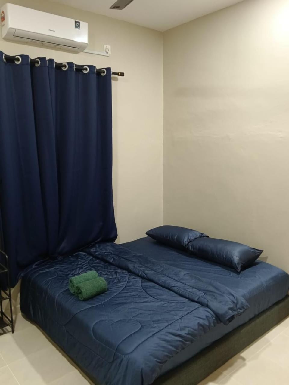 Bed, Bedroom, air conditioner