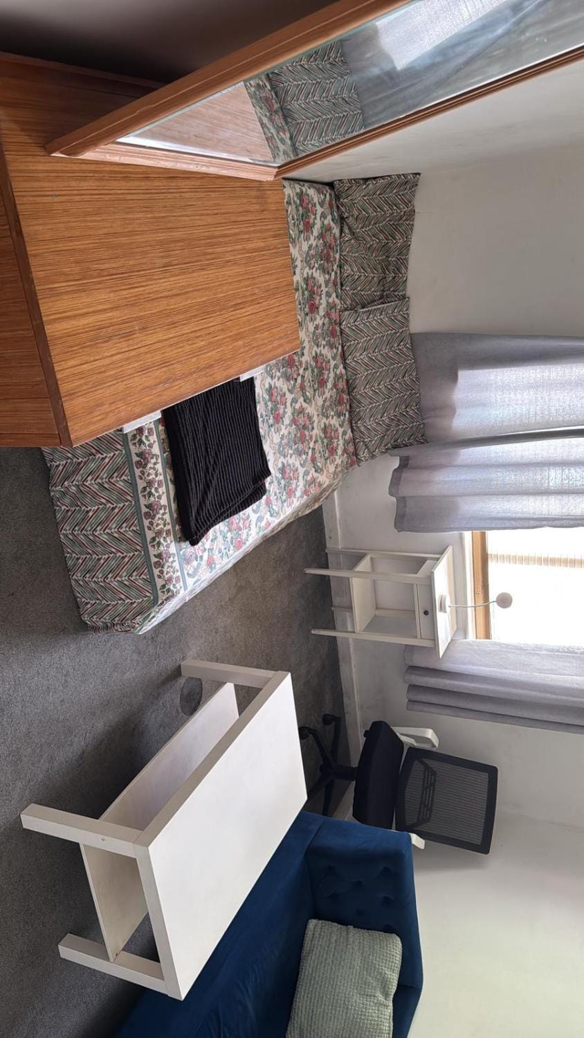 Budget Room with self check-in Vacation rental in Coventry