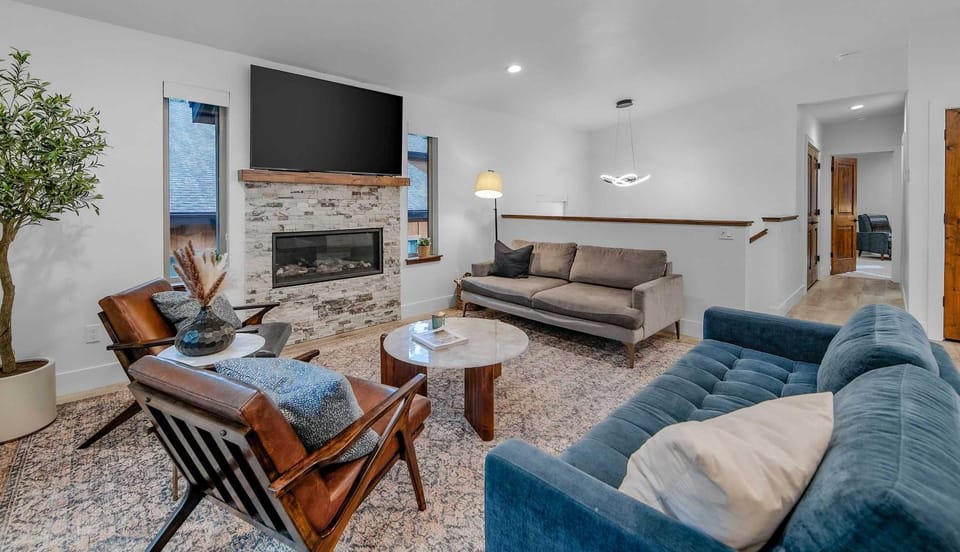 Margaret Manor - South Lake Tahoe Retreat House in South Lake Tahoe