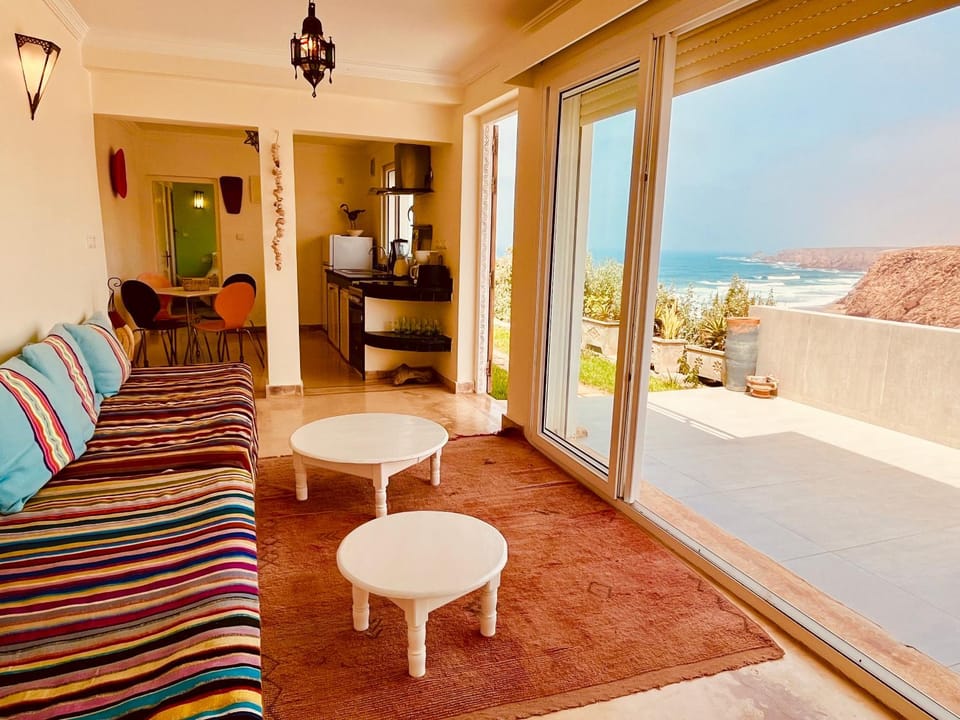 Patio, Communal lounge/ TV room, Natural landscape, View (from property/room), Balcony/Terrace, Living room, Photo of the whole room, Seating area, Dining area, Mountain view, Sea view