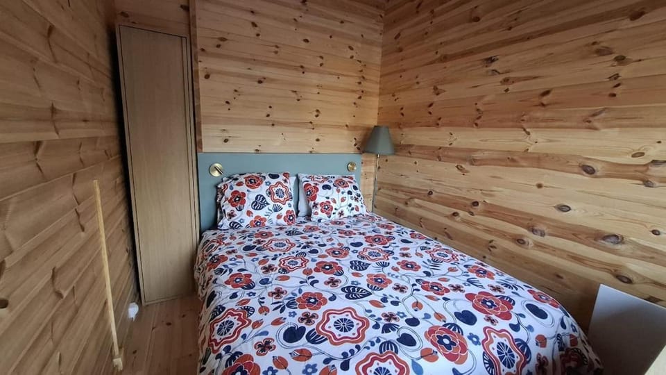 Cozy wooden chalet 20 minutes from Bordeaux Apartment in Pessac