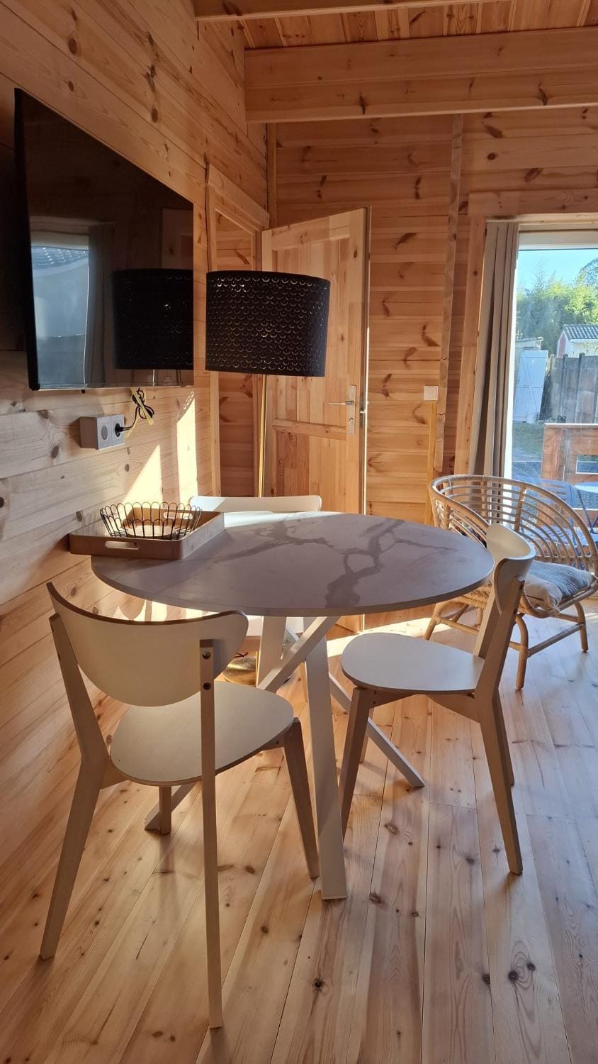 Cozy wooden chalet 20 minutes from Bordeaux Apartment in Pessac