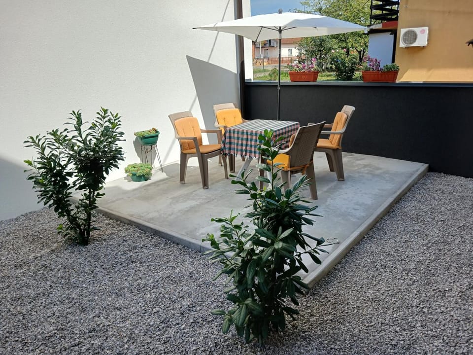 Private apartment, free garage and garden Apartment in Brod-Posavina County, Croatia