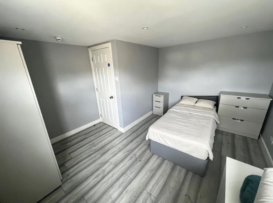 Bed, Bedroom, wardrobe