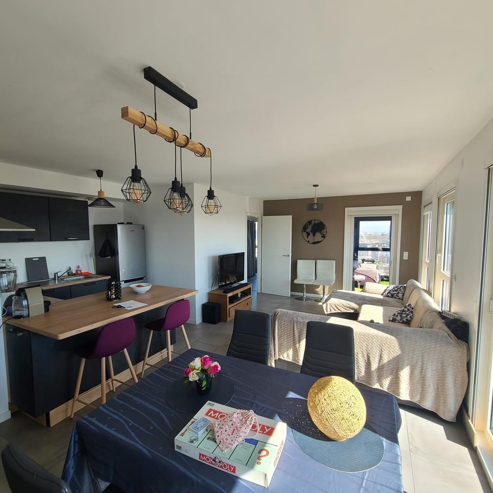 Communal lounge/ TV room, Kitchen or kitchenette, Dining area