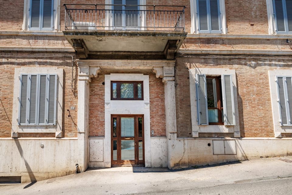 Property building, Facade/entrance